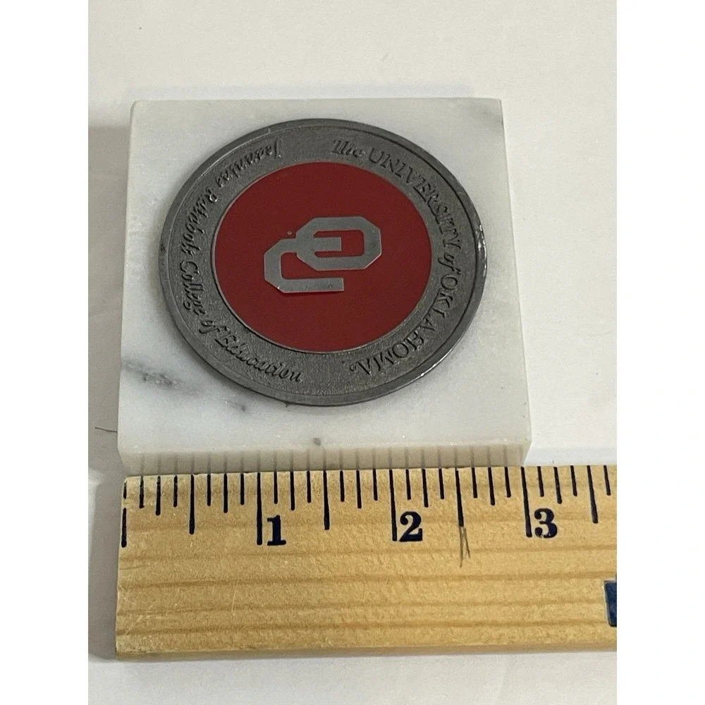 Oklahoma University OU Sooners Paperweight Granite Base And Metal & Red Emblem